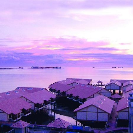 Port Dickson Private Unit Chalet Екстер'єр фото